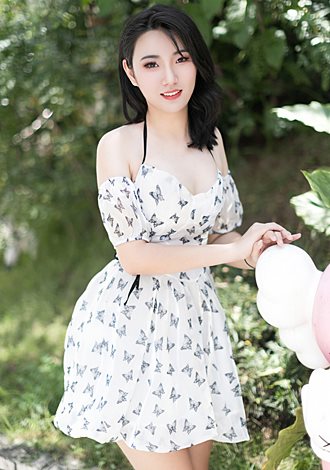 Gorgeous profiles pictures: Yuxin(Cindy), member from China