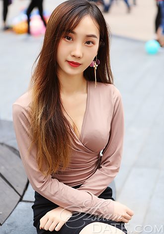 Gorgeous member profiles:  member Xiaoyu
