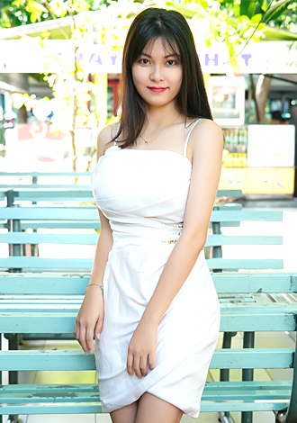 Most gorgeous profiles: beautiful Asian member Thi Kim Thanh