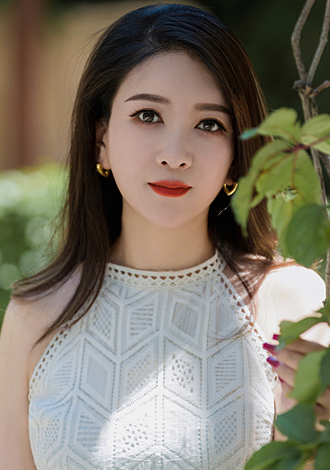 Gorgeous profiles pictures: Asian college member Yanling from Zhengzhou